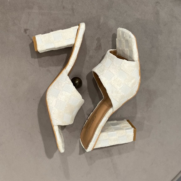 Cream mule sandals - Picture 3 of 4